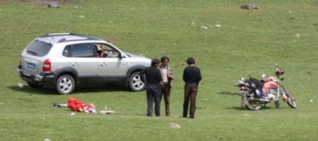 Ritual jenasah yang amat sangat mengerikan !! ( 18 tahun keatas ) Joejet_com_000559-00_tibetan-funeral_thumb